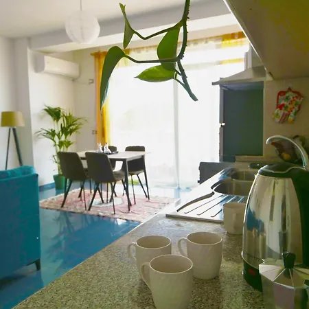 Cityscape Apartment *